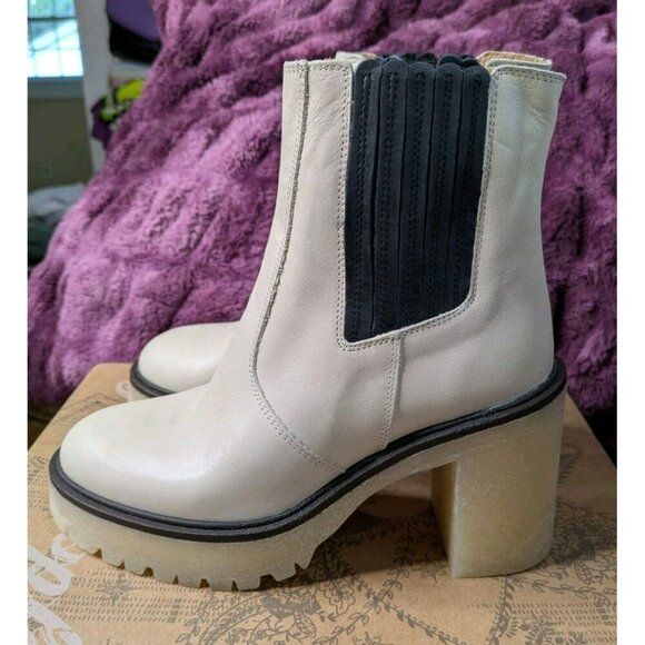 NIB $188 FREE PEOPLE James Chelsea Ankle Boots White Leather Size 6.5-7 / EU 37 - Picture 5 of 11